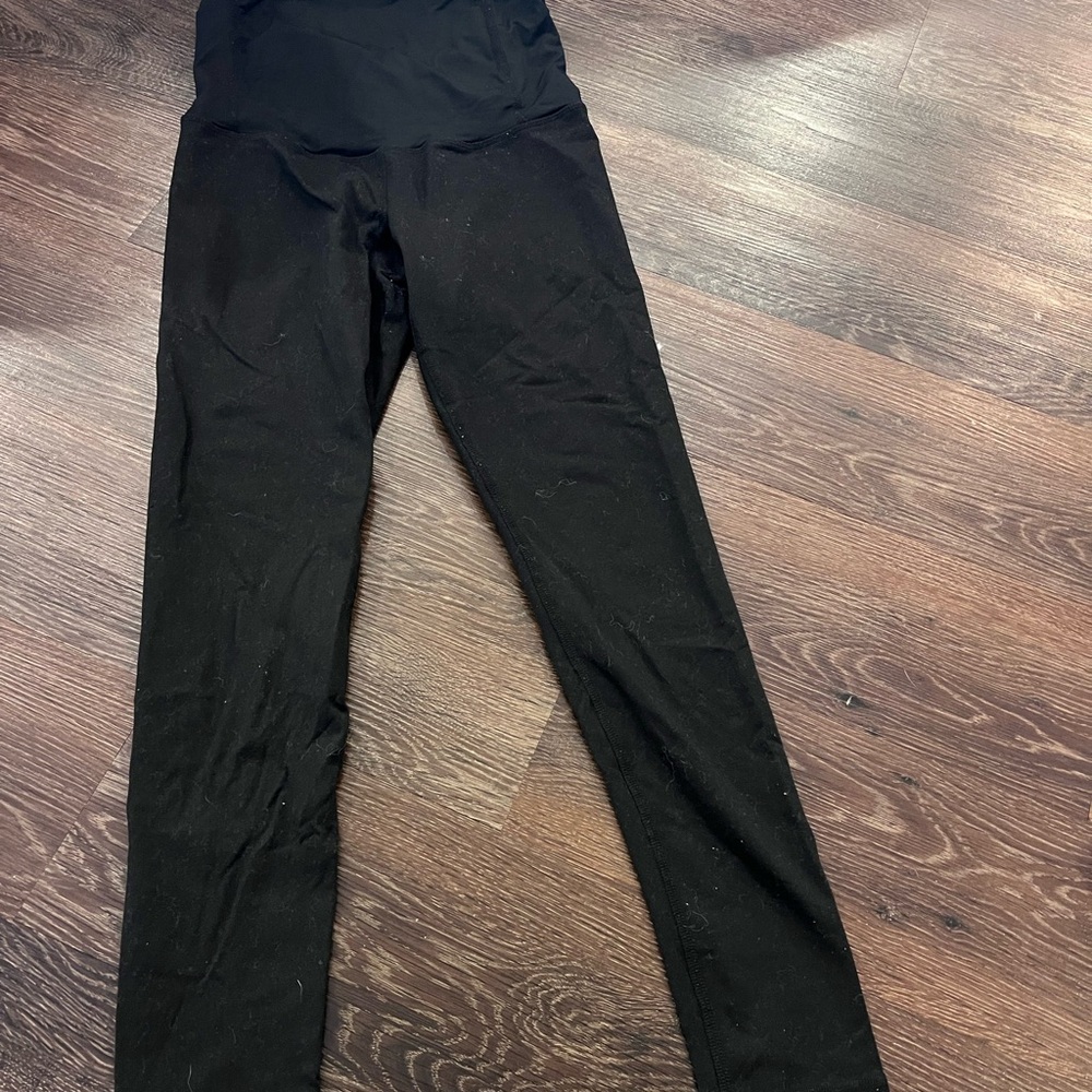 Ingrid & Isabel Maternity Leggings
